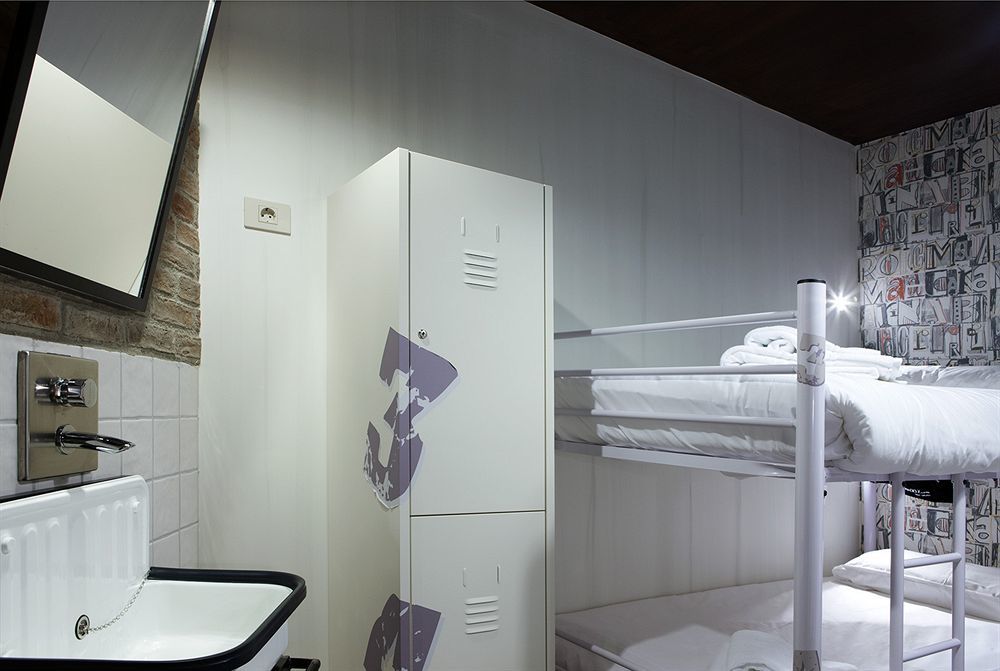 Room00 Ventura Hostel Madrid Eksteriør bilde